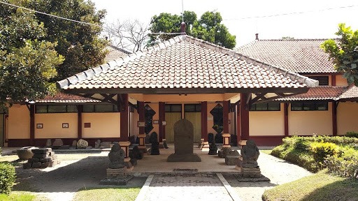 Gedung Utama Museum Penataran